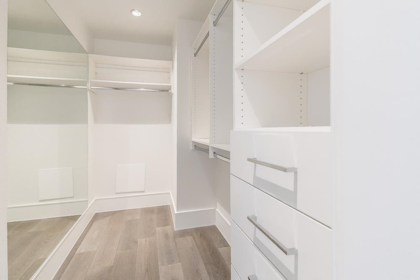 Mudroom Photo of 604 1500 Martin Street, White Rock, BC