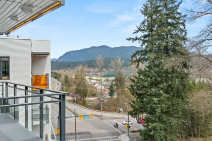 Front Yard Photo of 513 125 Albert Street, Port Moody, BC