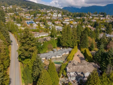 Front Yard Photo of 888 Pyrford Road, West Vancouver, BC