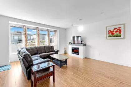 Kitchen Island Photo of 79 19477 72a Avenue, Surrey, BC