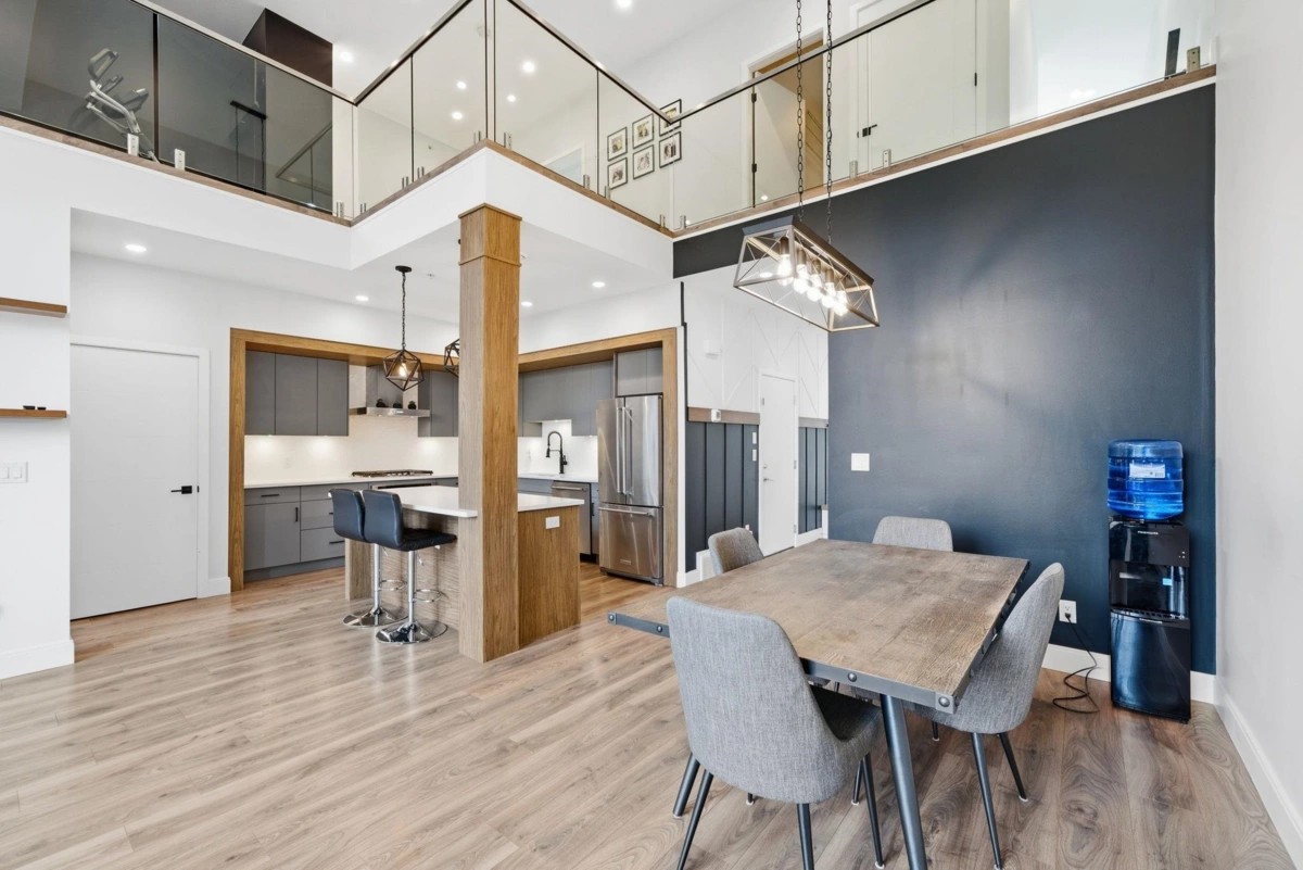 Dining Area Photo of 32 33209 Cherry Avenue, Mission, BC