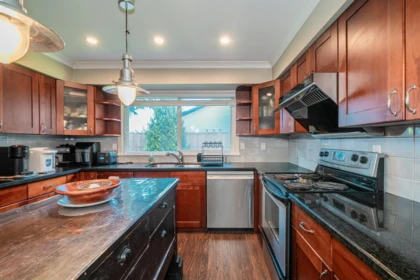 Walk-In Closet Photo of 9288 Romaniuk Drive, Richmond, BC