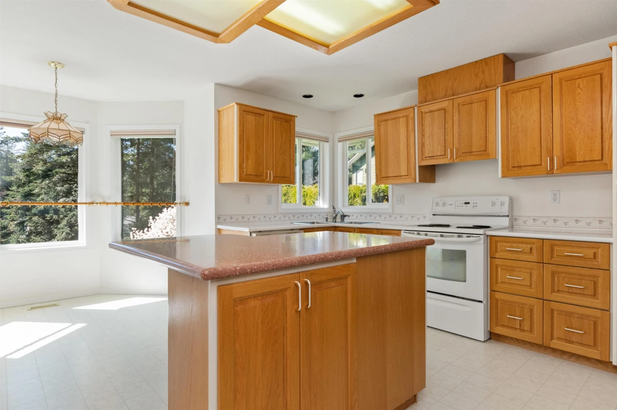 Dining Area Photo of 21095 Swallow Place, Hope, BC