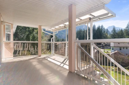 Breakfast Nook Photo of 21095 Swallow Place, Hope, BC