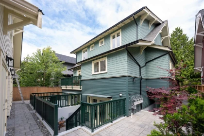 Backyard Photo of 2014 W 15th Avenue, Vancouver, BC