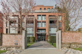 100 1561 W 57th Avenue, Vancouver, BC