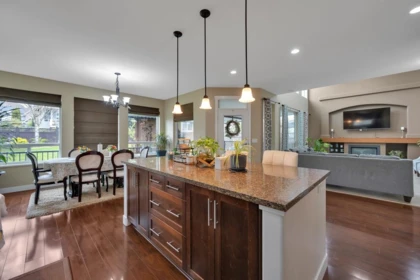 Entry Foyer Photo of 2057 Merlot Boulevard, Abbotsford, BC