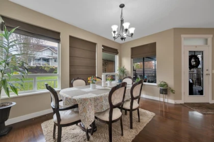 Hallway Photo of 2057 Merlot Boulevard, Abbotsford, BC