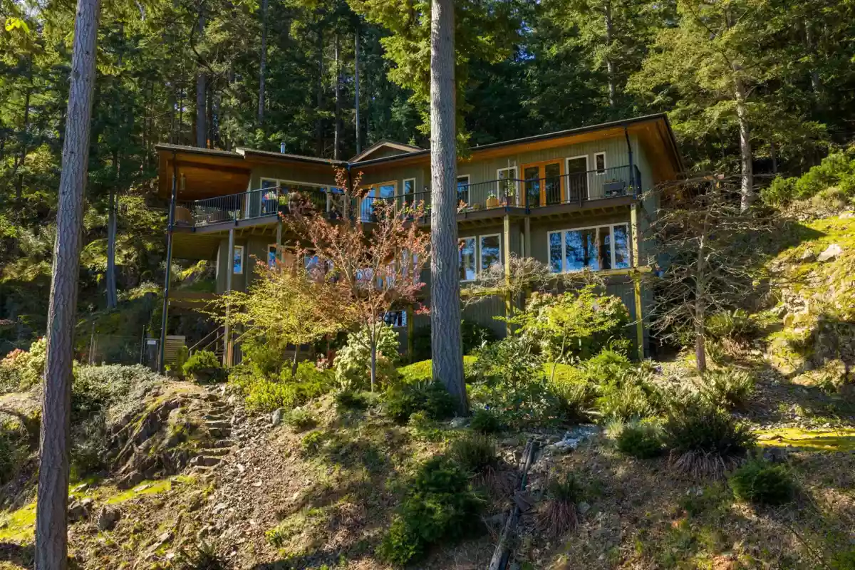 Dining Area Photo of 673 Cliff Road, Bowen Island, BC