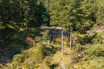 Community Amenities Photo (Clubhouse) of 673 Cliff Road, Bowen Island, BC