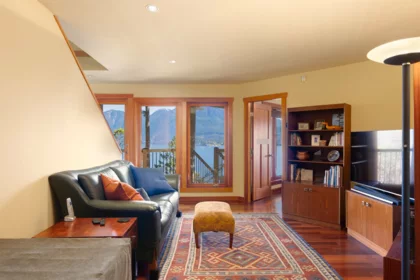 Entry Foyer Photo of 673 Cliff Road, Bowen Island, BC