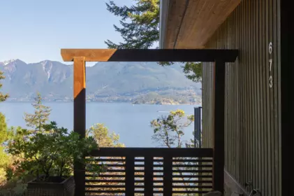 673 Cliff Road, Bowen Island, BC, Bowen Island — Single Family Residence for sale
