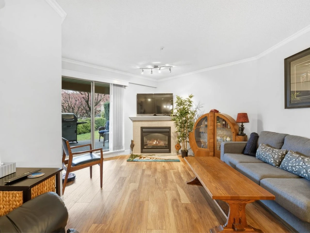 Dining Area Photo of 207 78 Richmond Street, New Westminster, BC