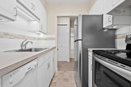 Guest Bathroom Photo of 314 711 E 6th Avenue, Vancouver, BC