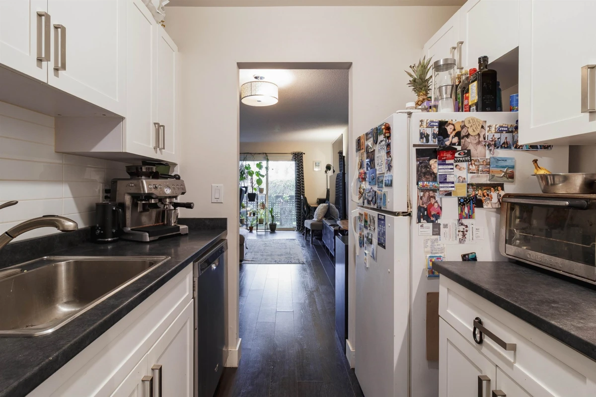 Dining Area Photo of 137 200 Westhill Place, Port Moody, BC