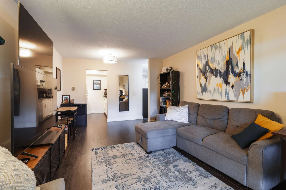 Living Room Photo of 137 200 Westhill Place, Port Moody, BC