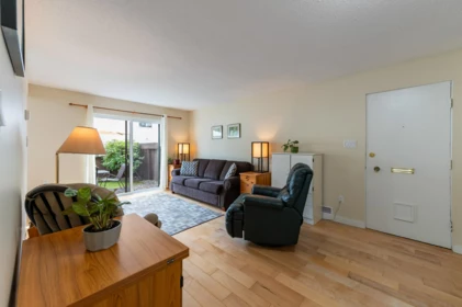 Breakfast Nook Photo of 77 14129 104 Avenue, Surrey, BC