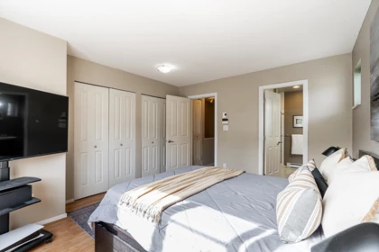 Basement Recreation Room Photo of 10 15175 62a Avenue, Surrey, BC