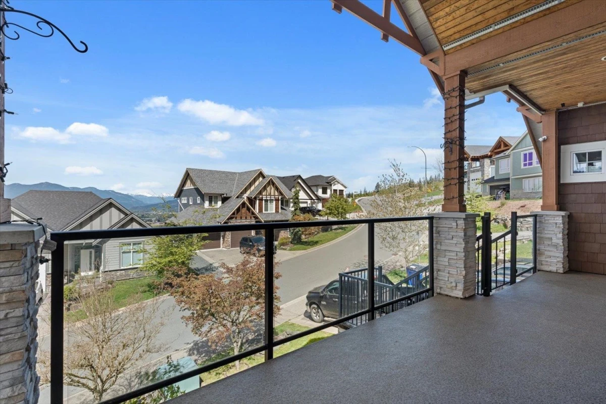 Living Room Photo of 50460 Kingston Drive, Chilliwack, BC
