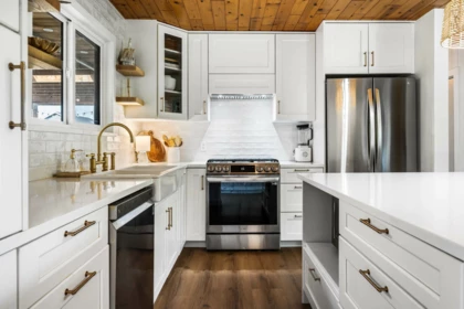 Kitchen Island Photo of 41942 South Sumas Road, Sardis - Greendale, BC