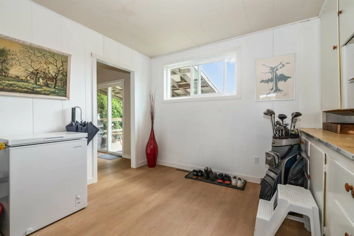 Living Room Photo of 46308 Velma Avenue, Chilliwack, BC