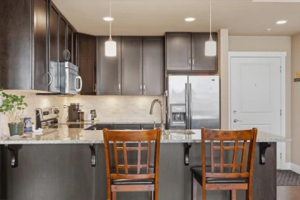 Kitchen Island Photo of 402 3192 Gladwin Road, Abbotsford, BC