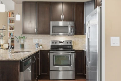 Kitchen Photo of 402 3192 Gladwin Road, Abbotsford, BC