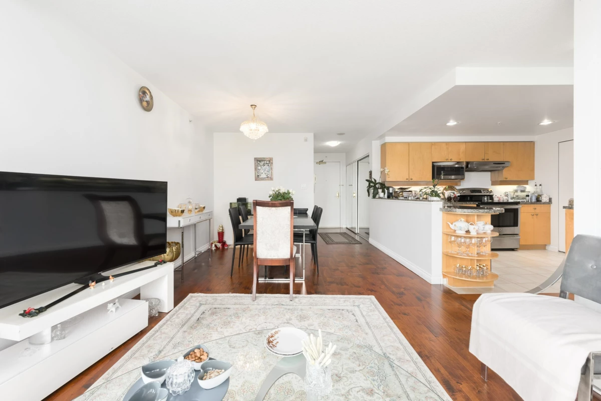Dining Area Photo of 1201 1228 Marinaside Crescent, Vancouver, BC