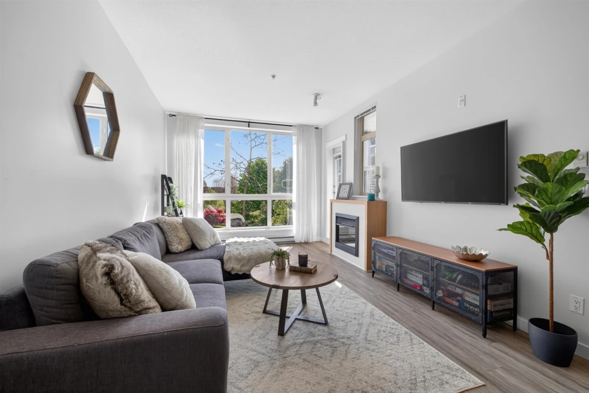 Family Room Photo of 329 15918 26 Avenue, Surrey, BC