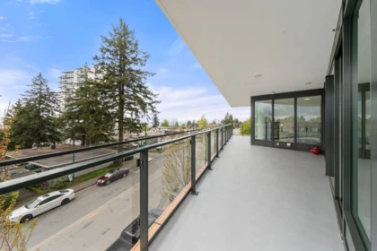 Aerial View of 305 1439 George Street, White Rock, BC