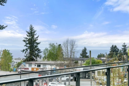 Hot Tub / Spa Photo of 305 1439 George Street, White Rock, BC