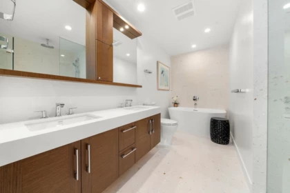 Laundry Room Photo of 305 1439 George Street, White Rock, BC