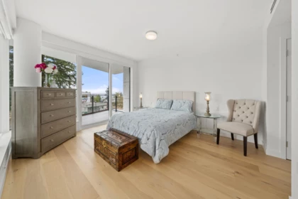 Office / Den Photo of 305 1439 George Street, White Rock, BC