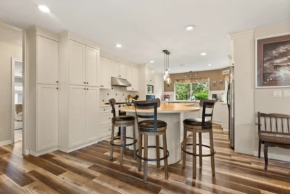 Kitchen Island Photo of 6200 28 Avenue, Delta, BC