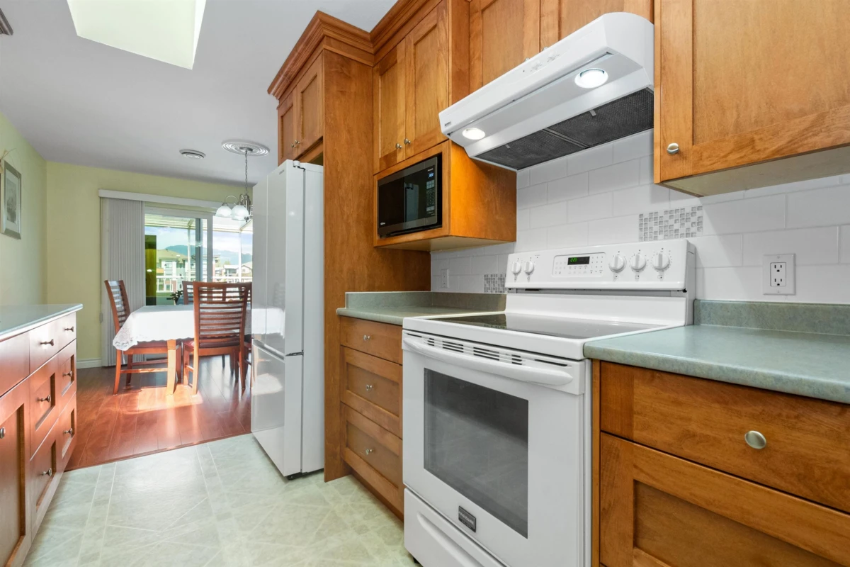 Dining Area Photo of 401 9175 Edward Street, Chilliwack, BC