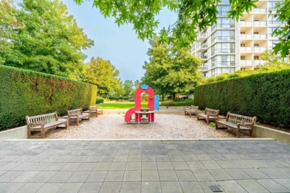 Hallway Photo of 1602 7555 Alderbridge Way, Richmond, BC