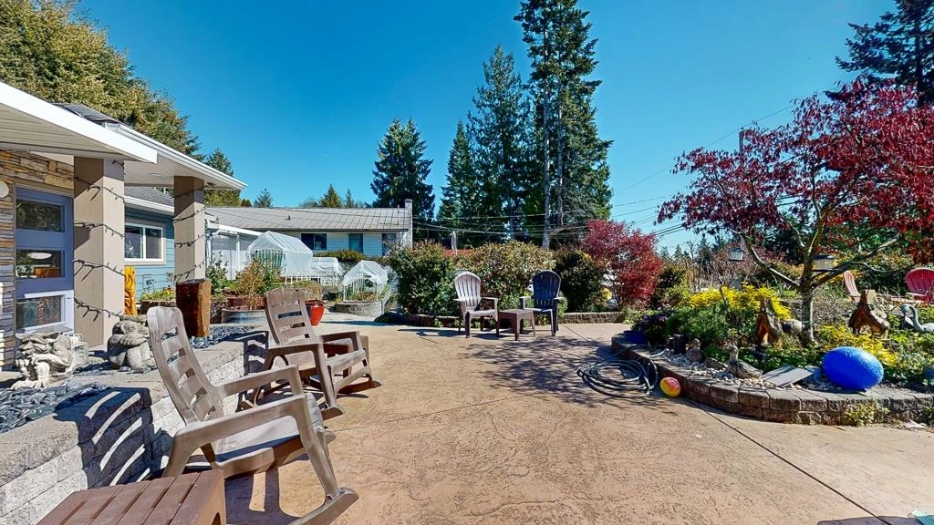 Family Room Photo of 6166 Norwest Bay Road, Sechelt, BC