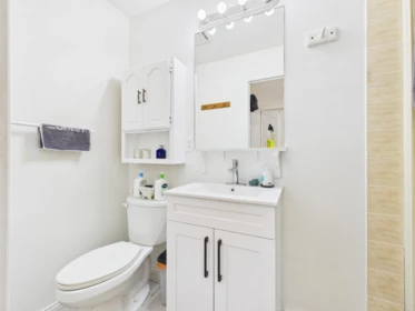 Kitchen Photo of 2480 Mclennan Avenue, Richmond, BC