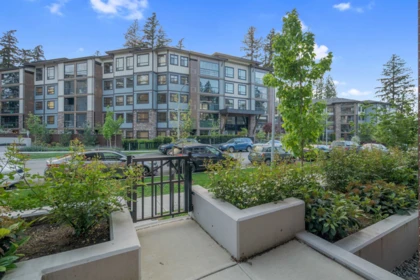 Powder Room Photo of 102 3528 146a Street, Surrey, BC