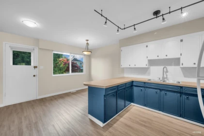 Primary Bathroom Photo of 4249 - 4251 Barker Avenue, Burnaby, BC