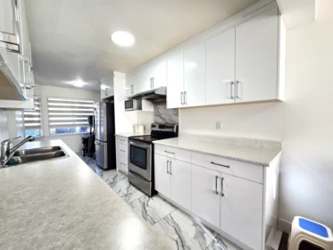 Kitchen Island Photo of 6 3070 Townline Road, Abbotsford, BC