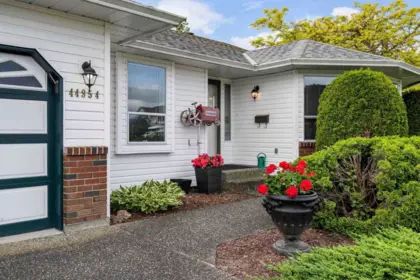 44954 Bedford Place, Chilliwack, BC, Chilliwack — Single Family Residence for sale
