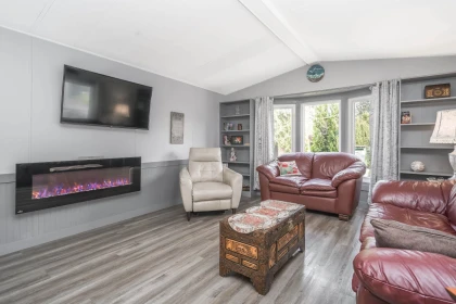 Kitchen Island Photo of 37 8670 156 Street, Surrey, BC