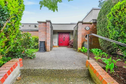 Garden / Landscaping Photo of 423 Greensboro Place, Vancouver, BC