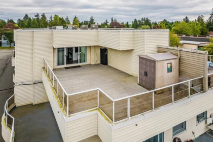 Basement Recreation Room Photo of 312 13771 72a Avenue, Surrey, BC