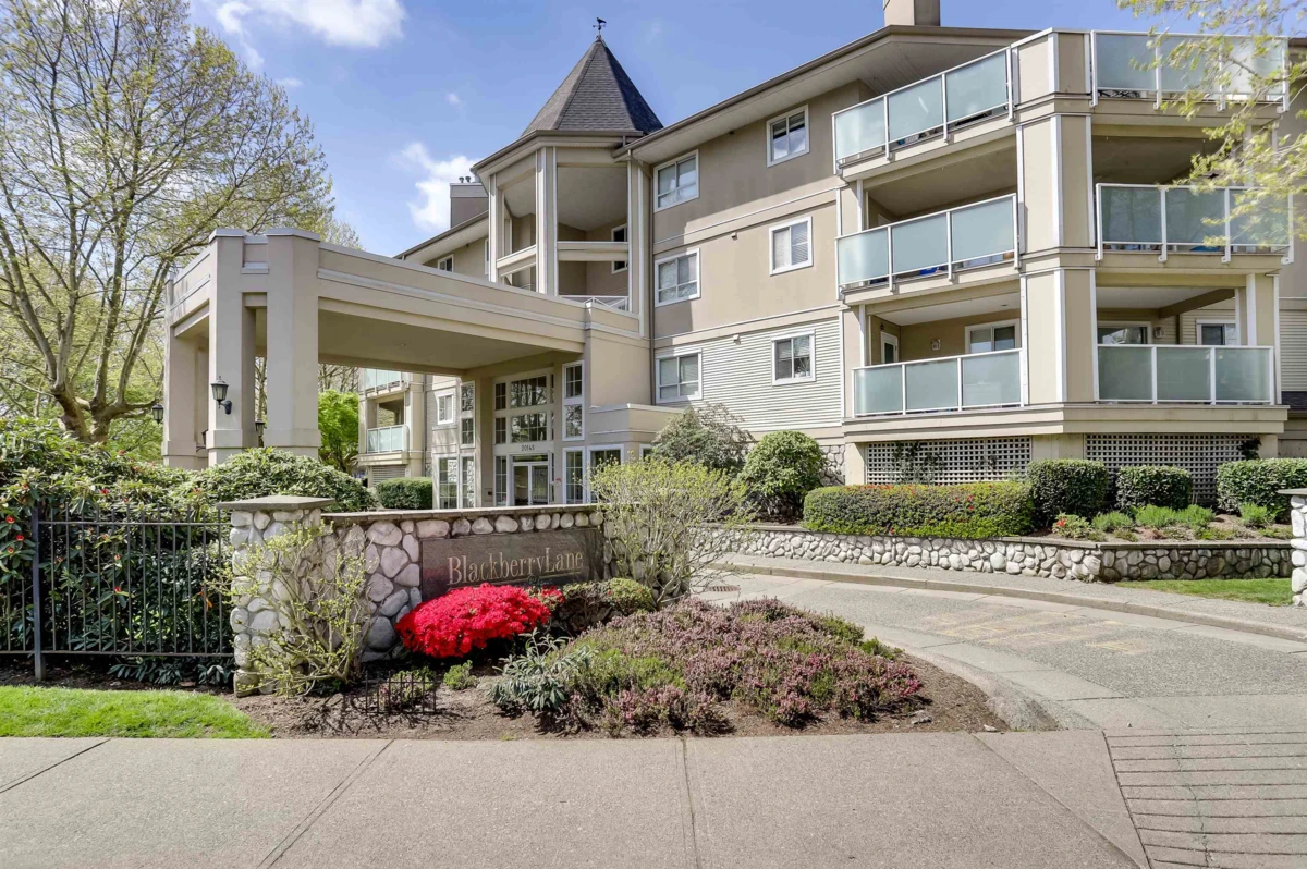 Family Room Photo of 204 20145 55a Avenue, Langley, BC