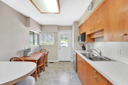 Hallway Photo of 981 Grover Avenue, Coquitlam, BC