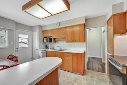 Mudroom Photo of 981 Grover Avenue, Coquitlam, BC