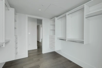 Hallway Photo of 1401 1501 Foster Street, White Rock, BC
