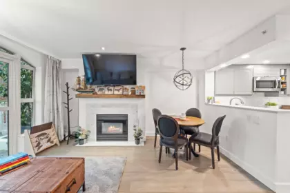 Breakfast Nook Photo of 105 1111 Haro Street, Vancouver, BC